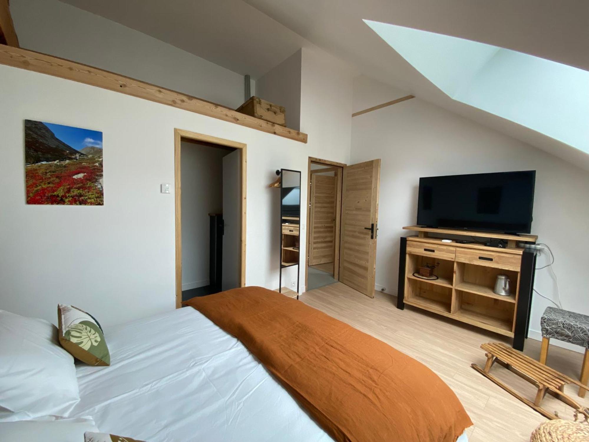 Le Couleau Bed and Breakfast Chateauroux-les-Alpes Exteriör bild