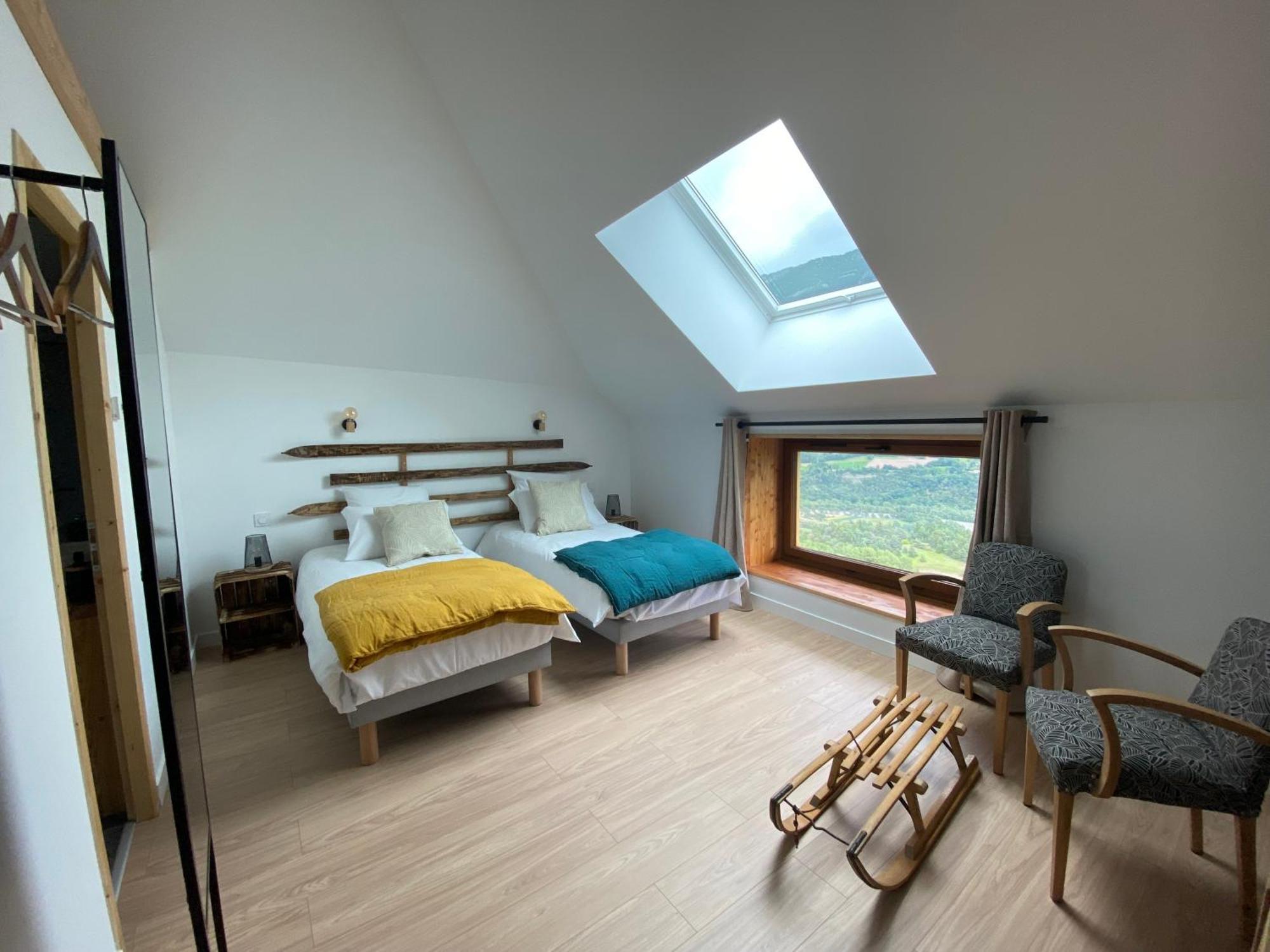 Le Couleau Bed and Breakfast Chateauroux-les-Alpes Exteriör bild
